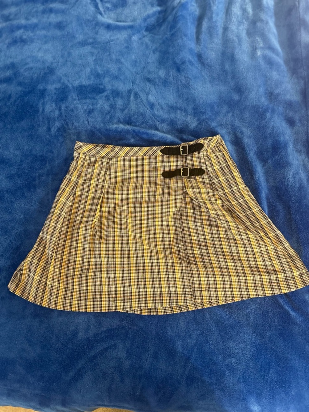 No Comment Plaid Mini Skirt Size L Yellow Black Buckle Pleated Y2K Preppy
